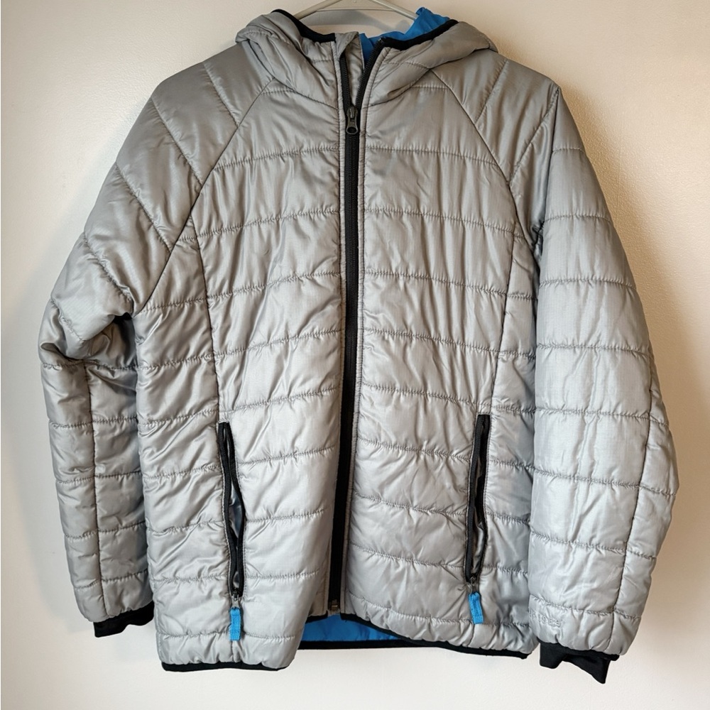 GAP Kids Recycled Lightweight PrimaLoft Puffer Jacket in Gray with Blue Lining